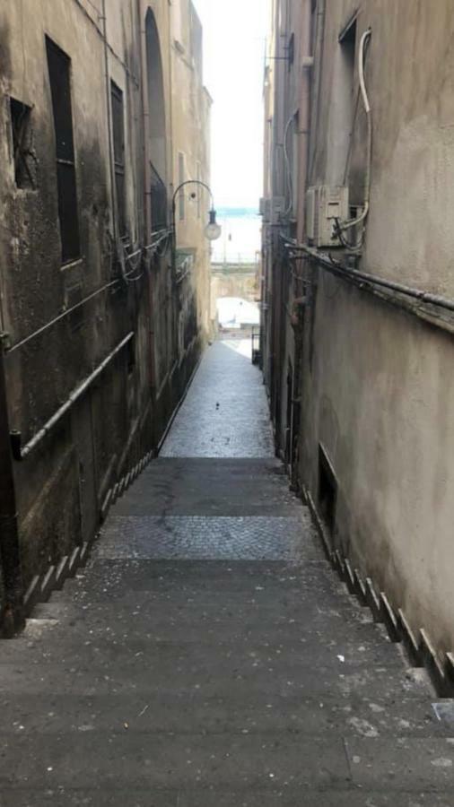 Rosy Monolocale Nel Centro Storico Di Torre Annunziata Di Fronte Scavi Oplonti Apartman Kültér fotó
