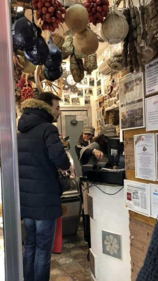 Rosy Monolocale Nel Centro Storico Di Torre Annunziata Di Fronte Scavi Oplonti Apartman Kültér fotó