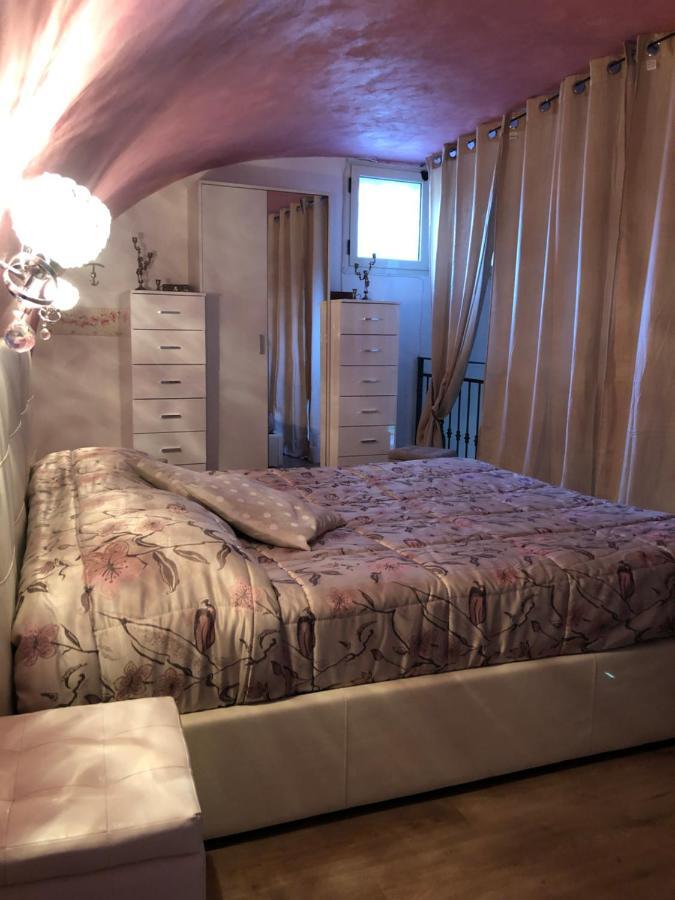 Rosy Monolocale Nel Centro Storico Di Torre Annunziata Di Fronte Scavi Oplonti Apartman Kültér fotó